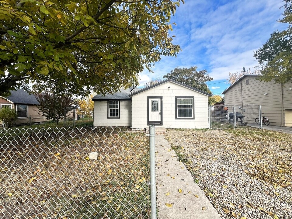 605 E Denver St in Caldwell, ID - Building Photo
