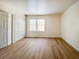 13 Fox Hill Dr in Kilmarnock, VA - Building Photo