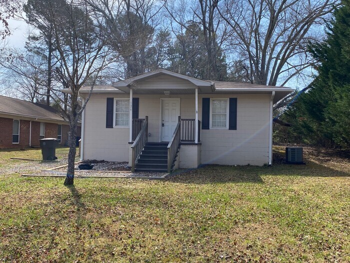 126 Bellvue St in Forest City, NC - Building Photo