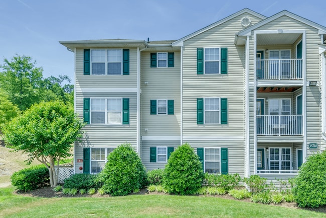 The Landings at Markhams Grant Apartments in Woodbridge, VA - Foto de edificio - Building Photo