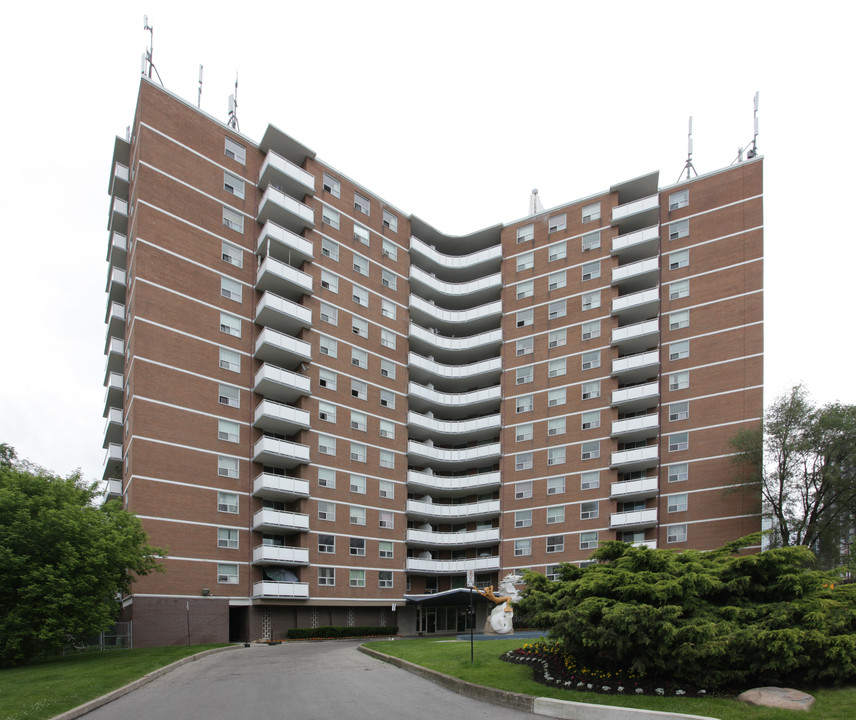 Islington Towers in Toronto, ON - Building Photo