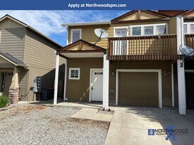 3419 Sharon Way in White City, OR - Building Photo