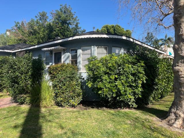 10913 Moorpark St, Unit 1 - Front in North Hollywood, CA - Foto de edificio - Building Photo