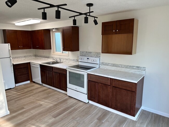 1905 Dawn Ct, Unit 1905 Dawn Ct