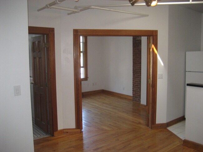 7 E Main St in Oyster Bay, NY - Building Photo - Building Photo