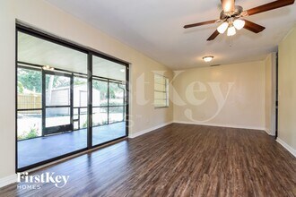 4818 W Bay Villa Ave in Tampa, FL - Building Photo - Building Photo
