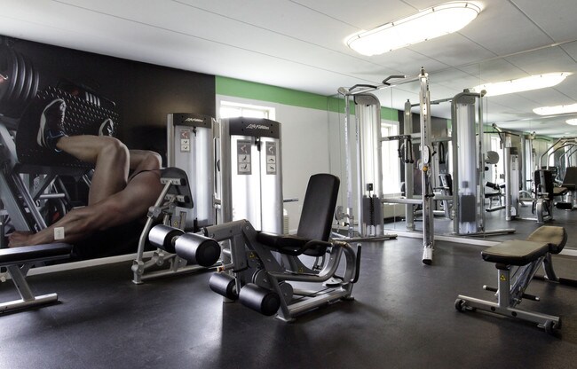 Whitney Apartments in Claymont, DE - Building Photo - Building Photo