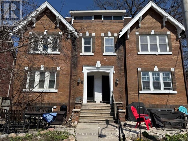 property at 8 Avion Ave