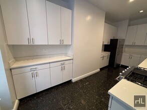 WEST 58 STREET in New York, NY - Building Photo - Building Photo