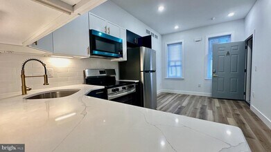 4525 N Gratz St in Philadelphia, PA - Building Photo - Building Photo