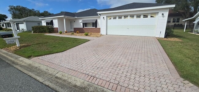 property at 17594 SE 95th Cir
