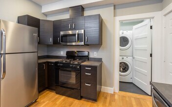 5035 NE 12th Ave in Portland, OR - Building Photo - Building Photo