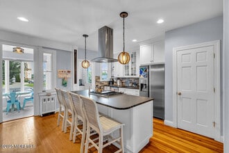 8 Deal Lake Ct in Asbury Park, NJ - Building Photo - Building Photo