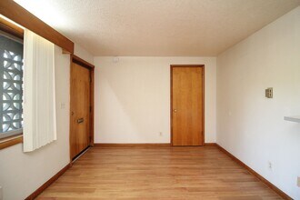 3200-3236 SW Marigold St in Portland, OR - Building Photo - Building Photo