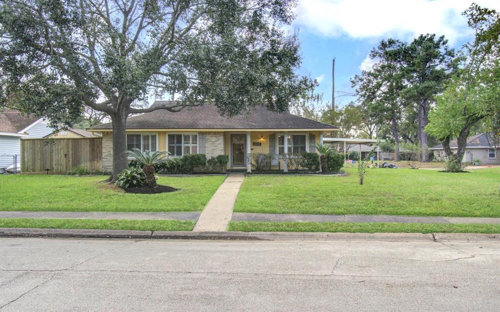 5049 De Milo Dr in Houston, TX - Building Photo