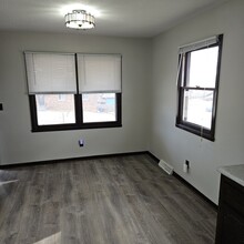 4616 Ruth St in Bellevue, NE - Building Photo - Building Photo