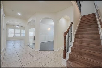 2011 Fern River Ct in Richmond, TX - Foto de edificio - Building Photo