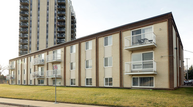 Sir William Place in Edmonton, AB - Building Photo - Building Photo