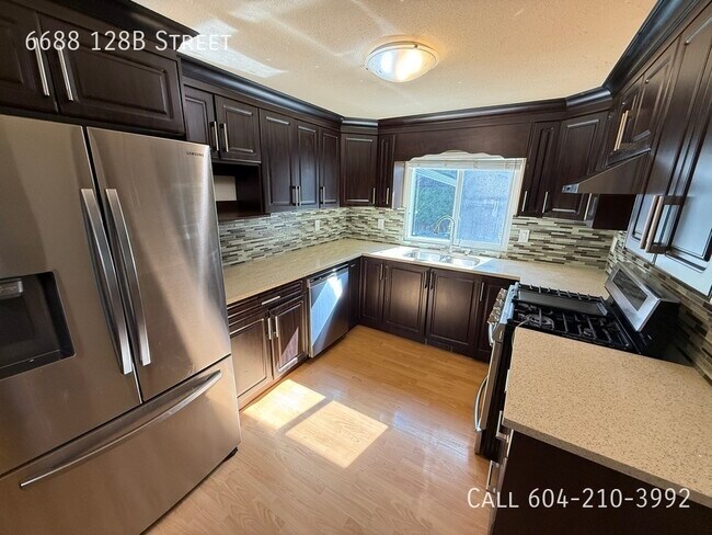 Spacious Home with Private Yard in Surrey, BC - Building Photo - Building Photo