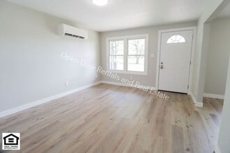 711 Lake Ave in Kendallville, IN - Building Photo - Building Photo