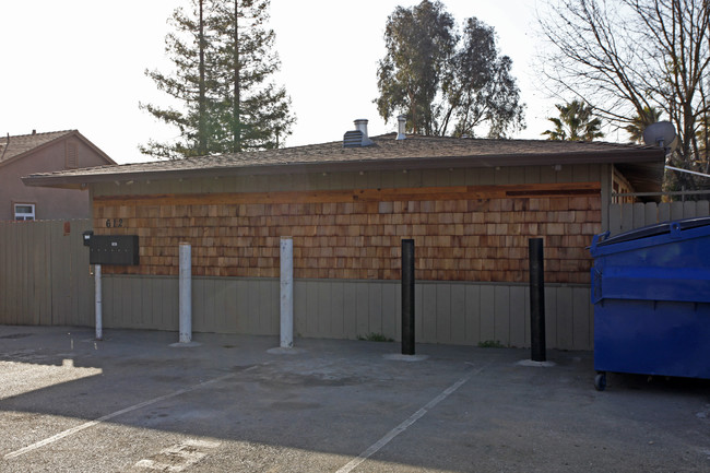 612 Las Palmas Ave in Sacramento, CA - Building Photo - Building Photo