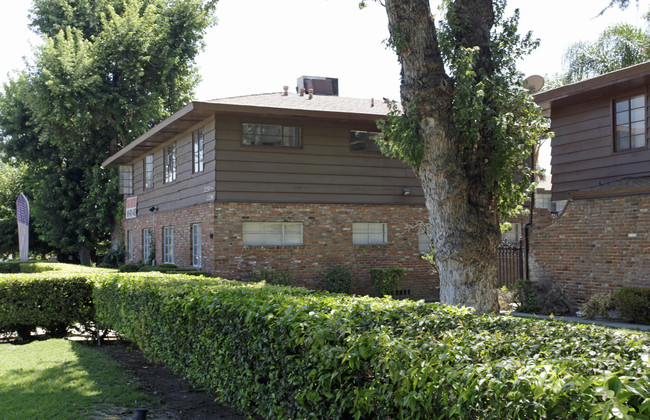 Woodside Village Apartments in San Bernardino, CA - Building Photo - Building Photo