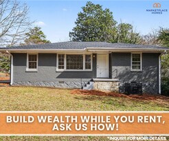 2038 E Lilac Ln in Decatur, GA - Building Photo