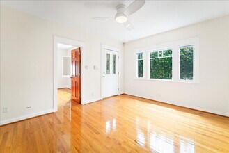 647 California Ave-Unit -647 in Los Angeles, CA - Building Photo - Building Photo