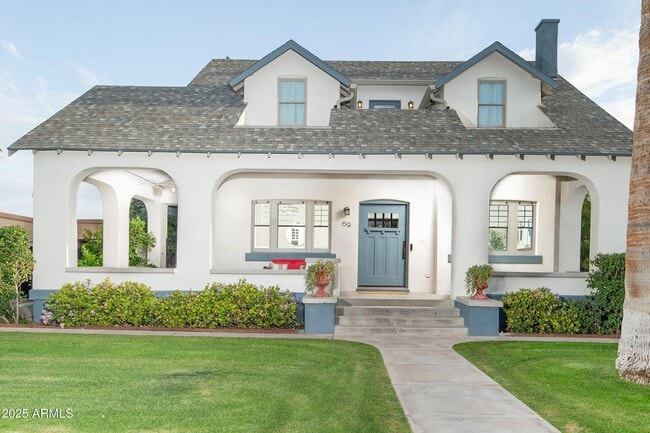 property at 69 W Lynwood St