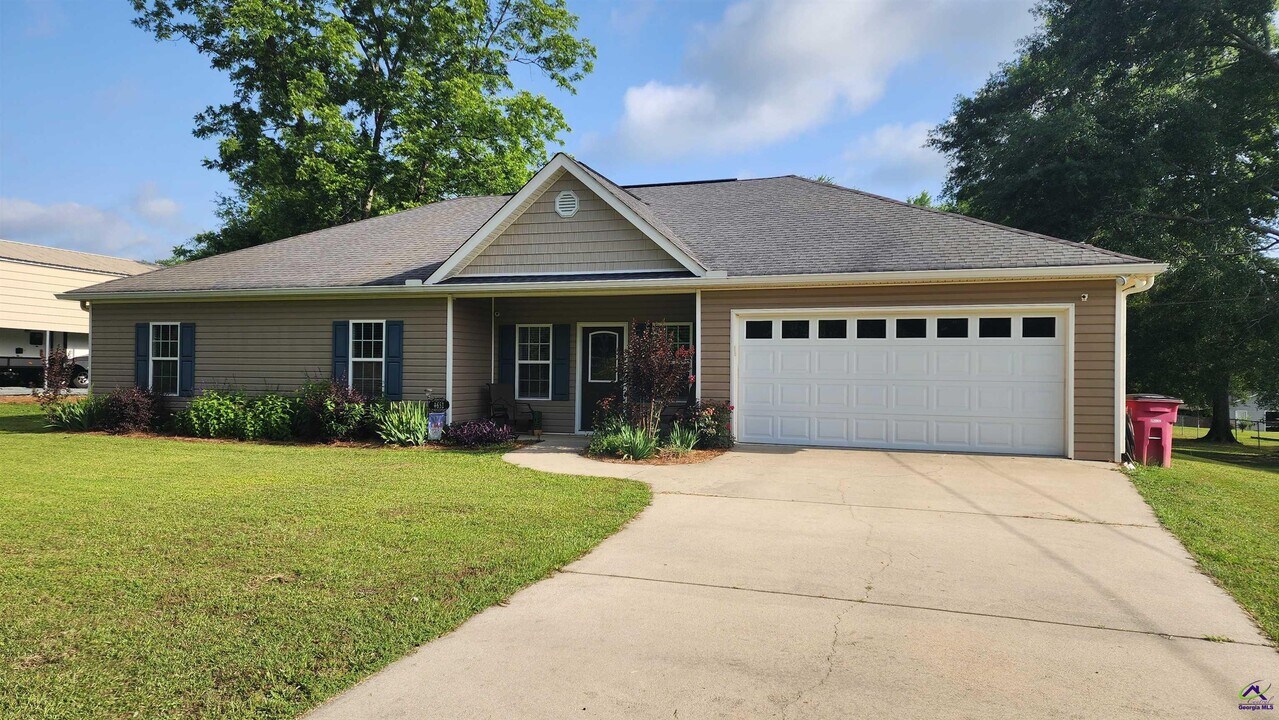 4651 Griffin Dr in Macon, GA - Building Photo