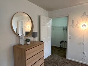 Summit Knolls Apartments and Townhomes in Webster, NY - Building Photo - Building Photo