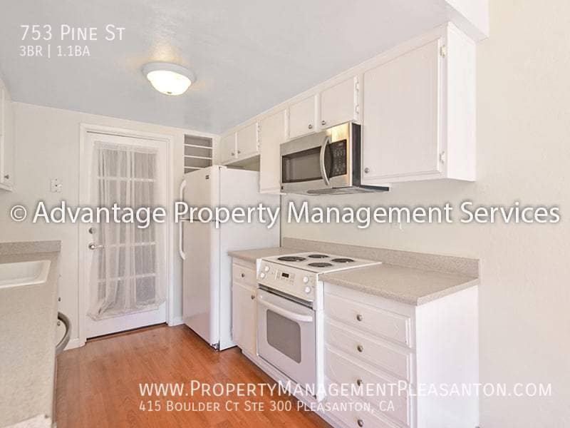 753 Pine St in Livermore, CA - Building Photo