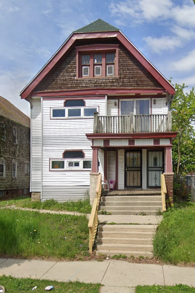 property at 2609-2611-2611 N 39th St