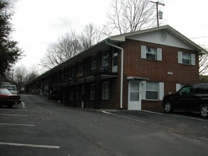 220 Ogle Ave in Knoxville, TN - Building Photo - Building Photo