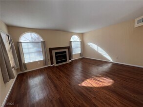 1640 Aspen Meadows Dr in Henderson, NV - Building Photo - Building Photo