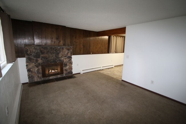 710 Dogwood St in Anchorage, AK - Building Photo - Building Photo