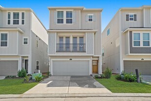 13305 Moncloa Dr in Houston, TX - Building Photo