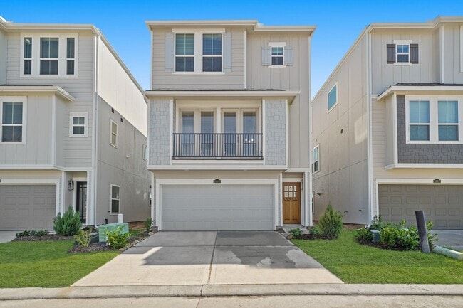 property at 13305 Moncloa Dr