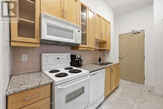 60 Byng Ave in Toronto, ON - Building Photo - Building Photo