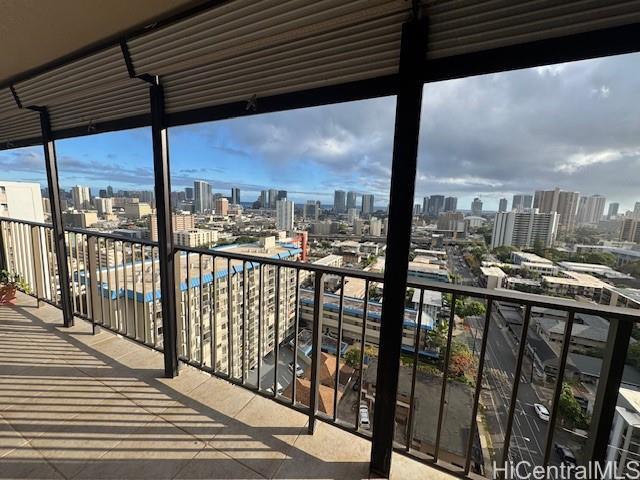 1561 Pensacola St in Honolulu, HI - Building Photo - Building Photo