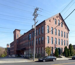 The Apartments at M in Central Falls, RI - Foto de edificio - Building Photo