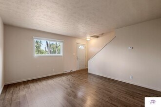 1805 Winnie Dr in Bellevue, NE - Foto de edificio - Building Photo