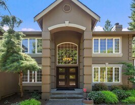 16759 SE 48th Pl in Bellevue, WA - Building Photo