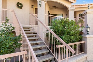 9151 W Greenway Rd in Peoria, AZ - Building Photo