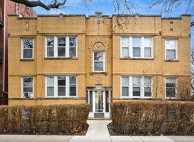 3700 W Cornelia Ave in Chicago, IL - Building Photo
