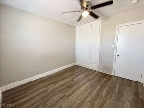 5930 Dodd St in Las Vegas, NV - Foto de edificio - Building Photo