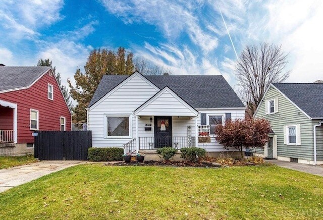 105 Mavern Ave in Hamilton, OH - Building Photo