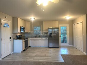 300 Ln of Sir Lancelot in Garner, NC - Building Photo - Building Photo