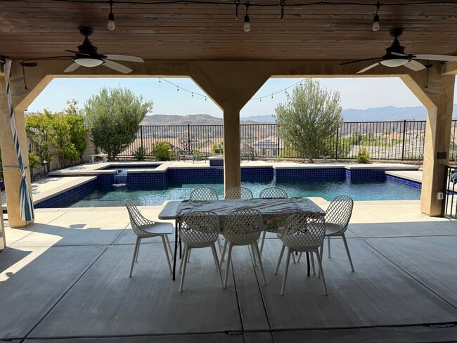 22360 Driftwood Ct in Santa Clarita, CA - Building Photo - Building Photo