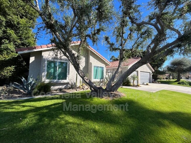 39866 Newcastle Dr in Palm Desert, CA - Building Photo - Building Photo